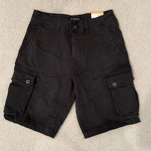 New with tags men’s American Eagle Extreme Flex cargo shorts 30” dark gray